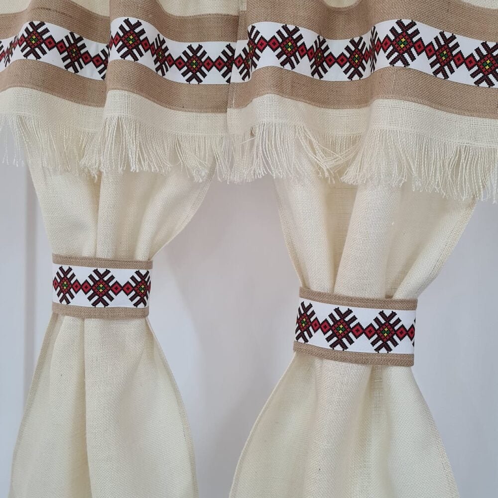 Perdele Rustice din Iută Alba Motive Traditionale Voronet