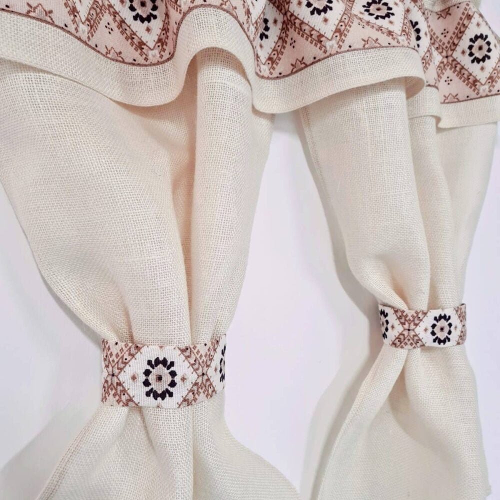 Perdele Rustice din Iuta Alba cu Motiv Traditional