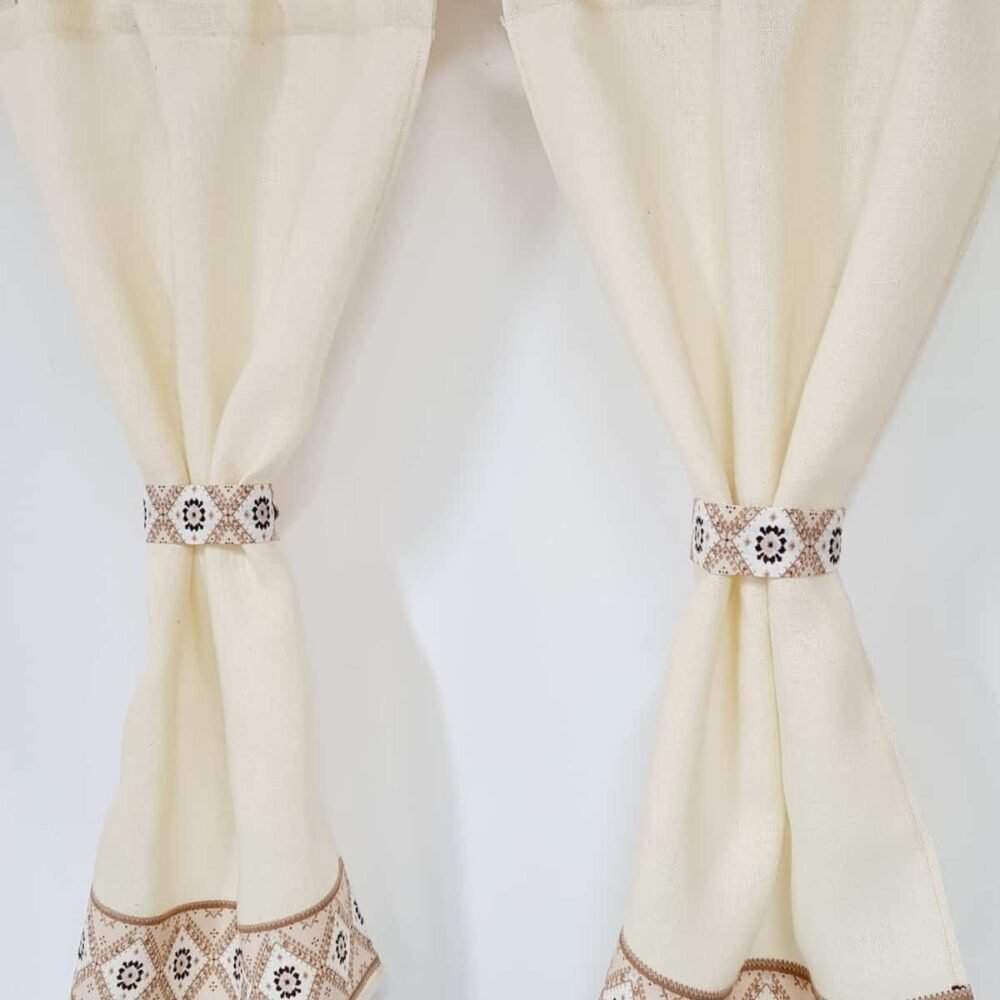 Perdele Rustice din Iuta Alba cu Bride si Motive Traditionale