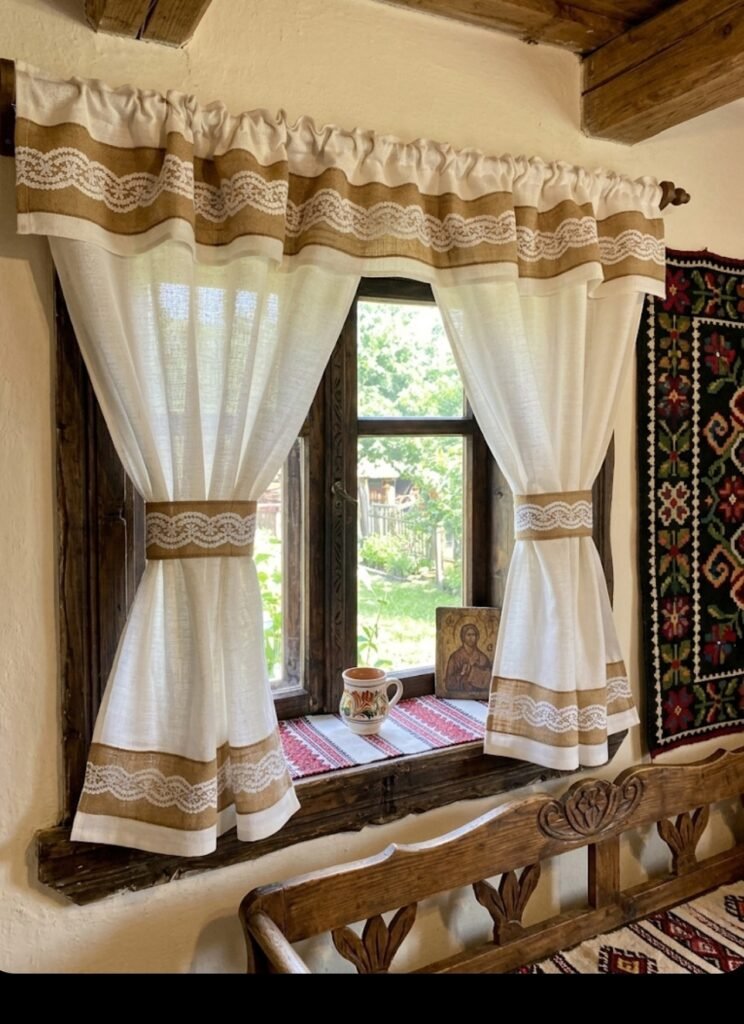 Atelierul iuta.ro — echipa la lucru cu materiale naturale