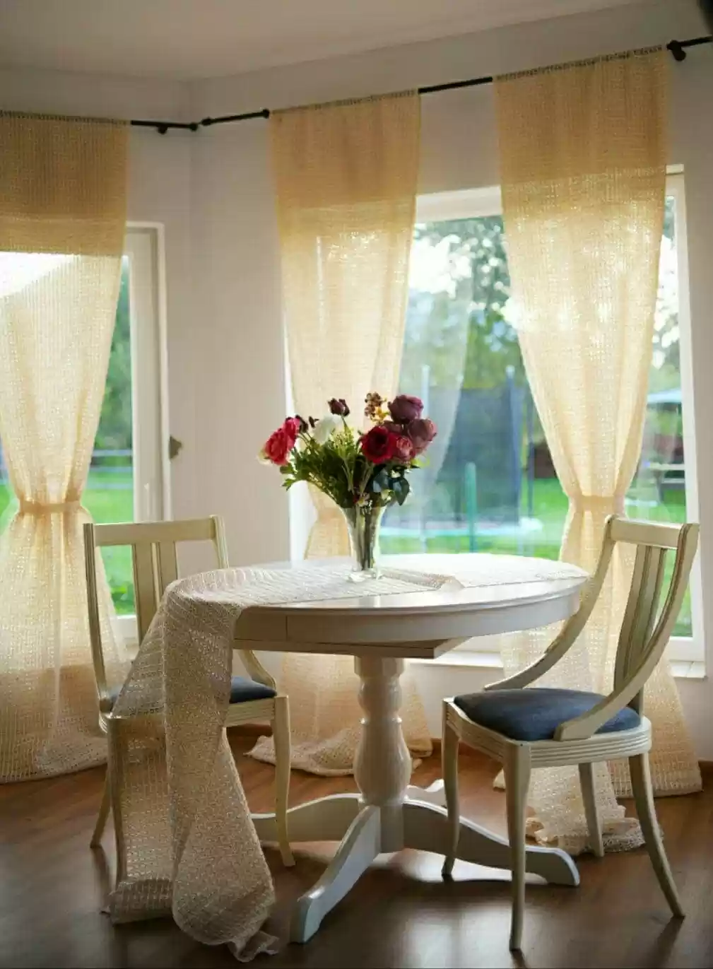 Perdele Rustice din Iută Alba cu Motive Traditionale Albastru