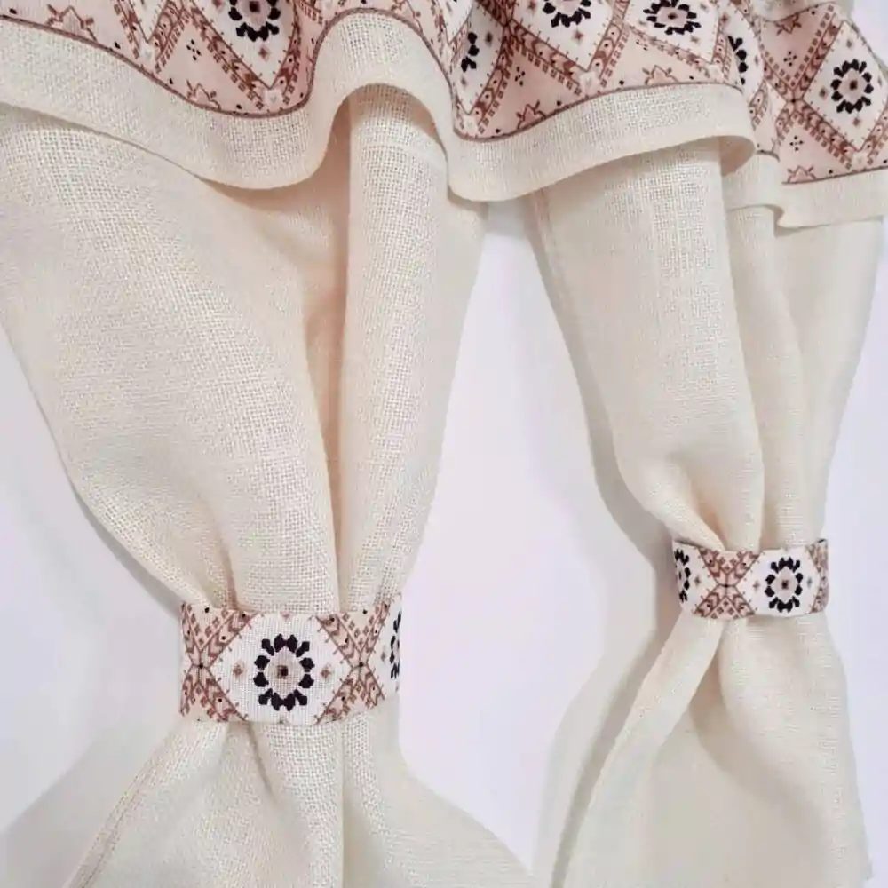 Perdele Rustice din Iuta Alba cu Motiv Traditional